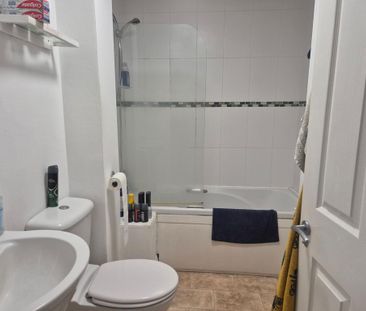 2 bedroom semi-detached house to rent - Photo 5