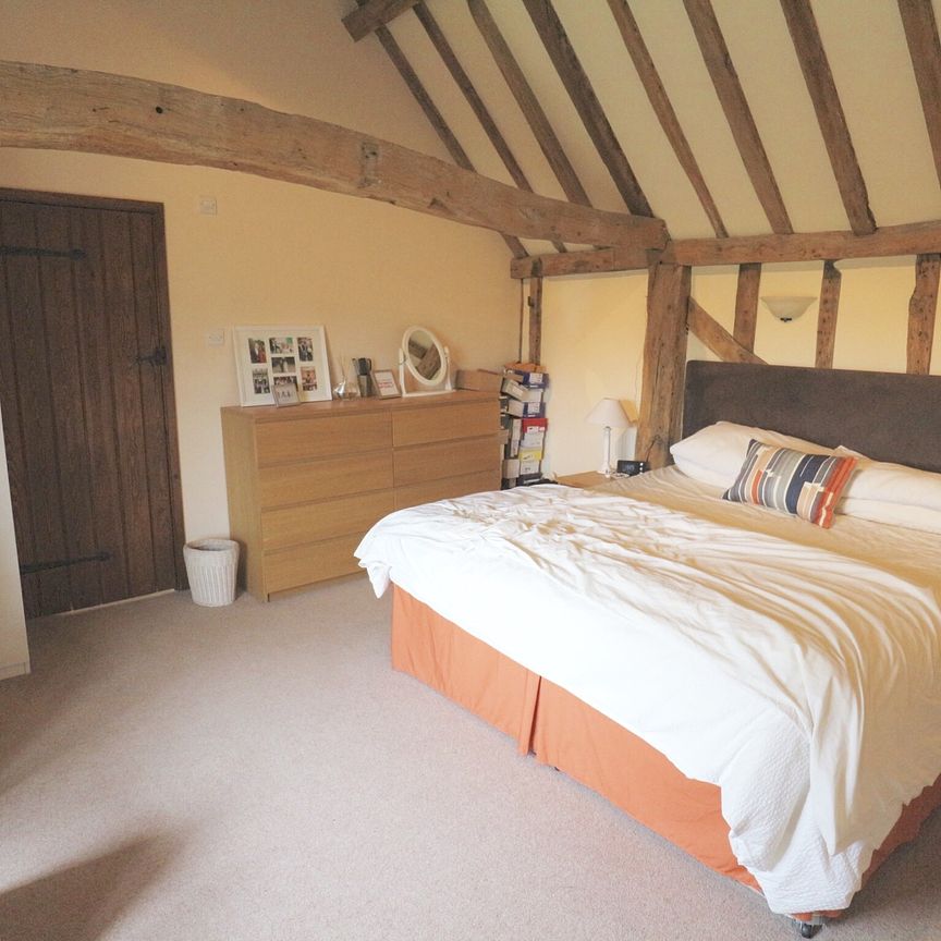 Newarks Barn – Three Bedrooms Detached Barn To Rent in Good Easter - Photo 1
