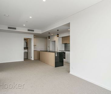 River Facing - Luxury Facilities! - Photo 1