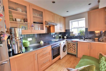 Ladys Close, Watford - Photo 4