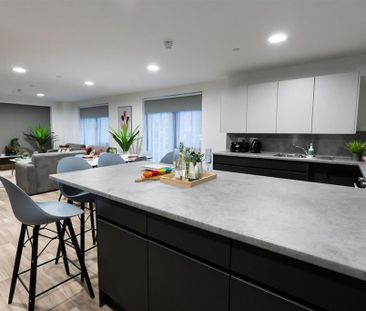 1 bedroom in a flat share to rent - Photo 5