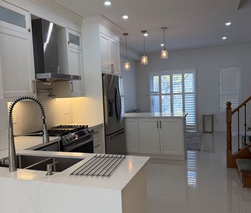 For Lease - 5 English Garden Way, Toronto, Ontario - Photo 1