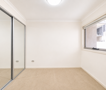 Spacious 2 Bedroom Apartment - Photo 2