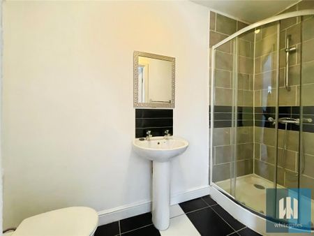 1 bedroom in a house share to rent - Photo 3