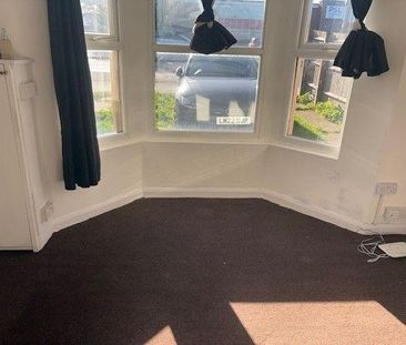 4 bedroom terraced house to rent - Photo 2