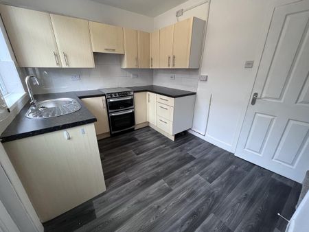 2 bedroom terraced house to rent - Photo 5