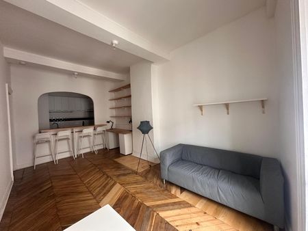 Location Appartement 2 pièces 50m² LYON 7ème - Photo 3