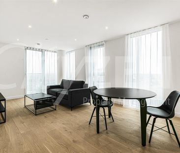 37 Clarendon Road, Watford - Photo 3