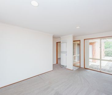 4 Nairn Place, Macquarie ACT 2614 - Townhouse For Rent | Domain - Photo 3