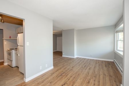 ** ALL INCLUSIVE ** 2 Bedroom Main Unit in Welland!! - Photo 2
