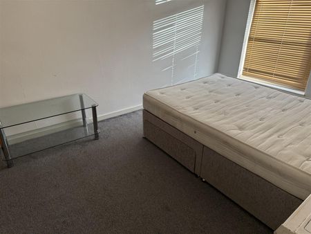 Belmont, Newcastle upon Tyne - Photo 3