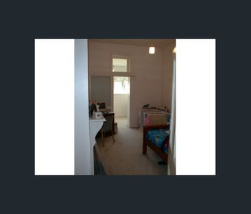 Character Residence Above Shop - Photo 5