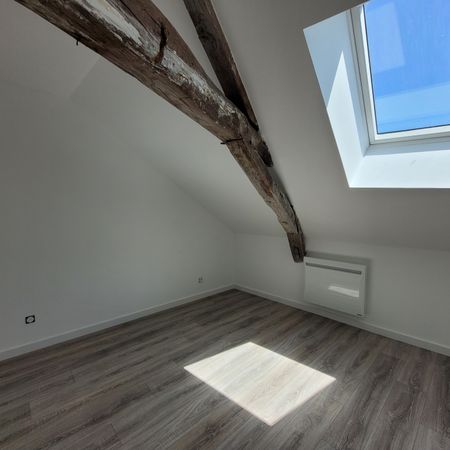 Location Appartement 2 pièces 45m² SABLE SUR SARTHE 72300 - Photo 4