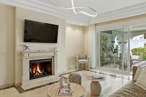 4 bedroom luxury Flat for rent in The Golden Mile, Marbella, Andalusia - Photo 1