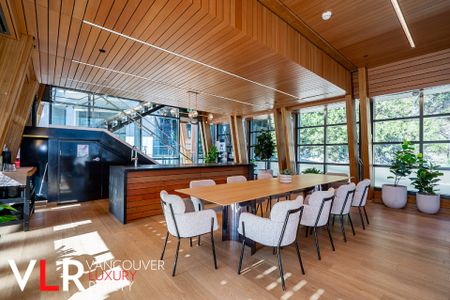 Condo in West Vancouver, BC - Photo 5