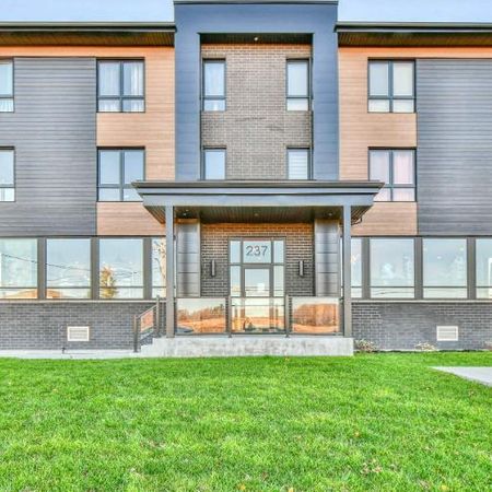 1 MOIS GRATUIT - SAINT-CHARLES-BORROMÉE - APPARTEMENT 4½ À LOUER - Photo 3
