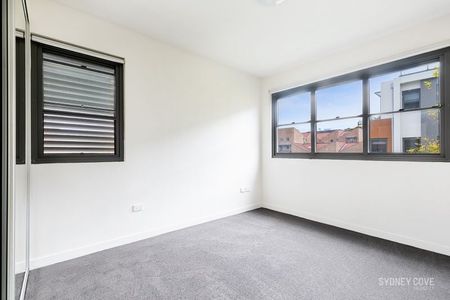 HIGH QUALITY ONE BEDROOM APARTMENT | Unfurnished - Photo 4