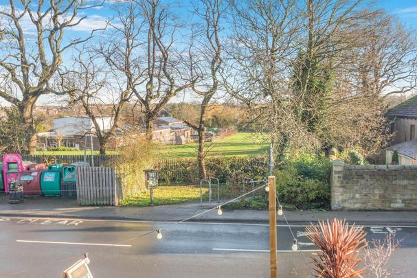 3 bedroom flat to rent - Photo 1