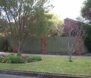 GREAT SIZED BLACK ROCK TOWNHOUSE - Photo 3