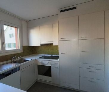 Attractive 2.5-room apartment with fireplace in a prime location - Photo 6