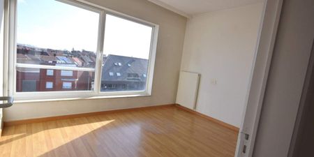 Appartement te huur in Roeselare voor € 725 met 2 slaapkamers - Photo 2