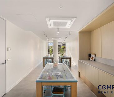 LUXURY APARTMENT! - Photo 1