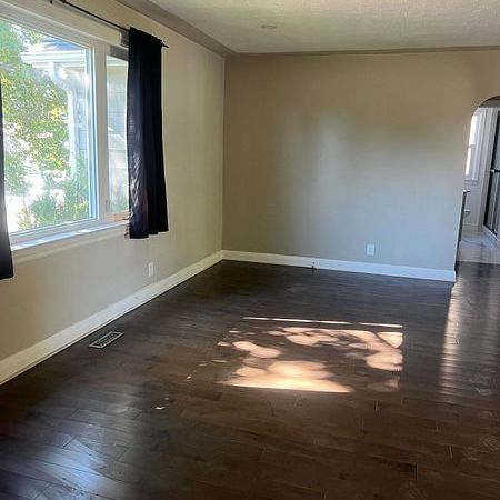 For Lease - 120 Beatrice Street, Oshawa, Ontario - Photo 1