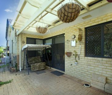 Delightful Over 55's Villa - Photo 3