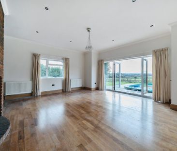 6 Bedroom House - Foxes Lane, West Wellow - Photo 4