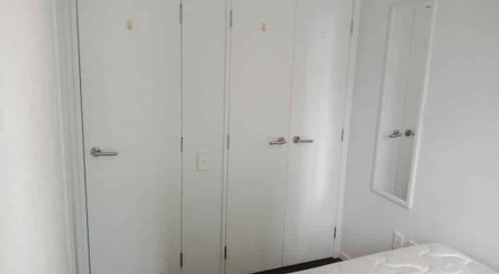 Fully Furnished 1Bed room Apartment on Upper Queen - rent including water - Photo 3