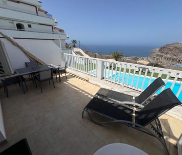 Beautiful apartment with sea views for rent in Amadores. - Photo 1
