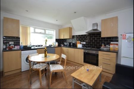 3 Bedroom Properties Burley - Photo 4