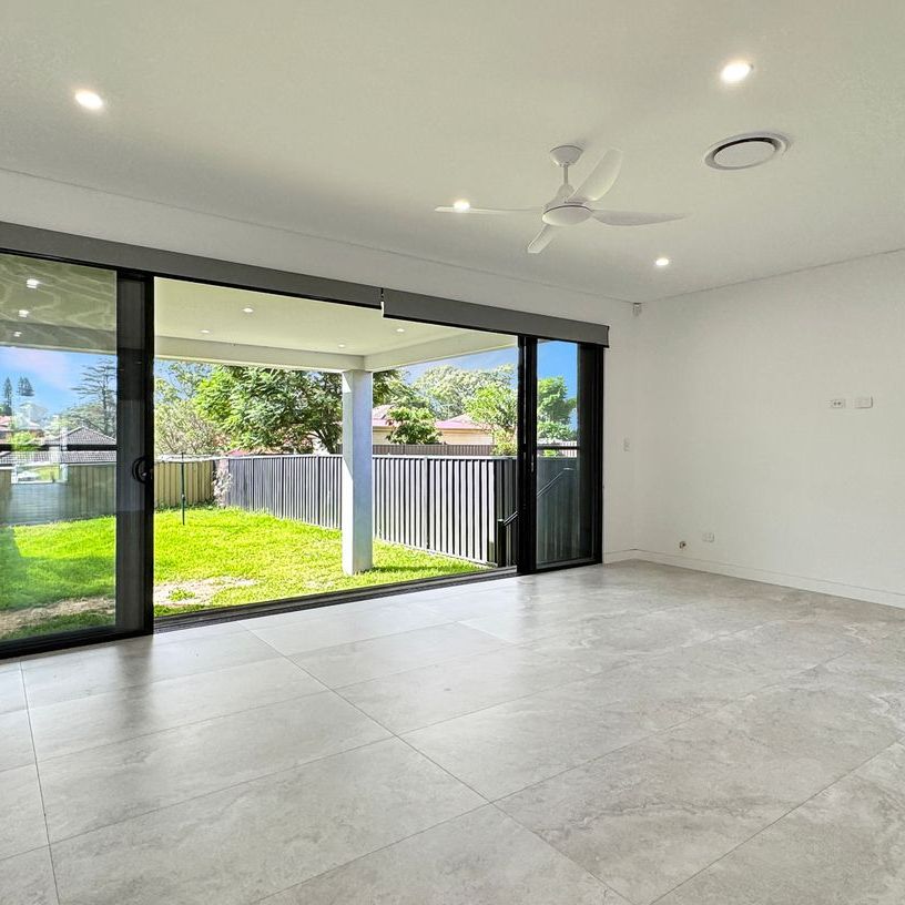 Brand New Luxury Home - Photo 1