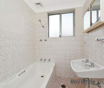 Two Bedroom Apartment With Car Space - Photo 3