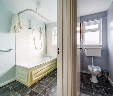 4 bedroom detached house to rent - Photo 2