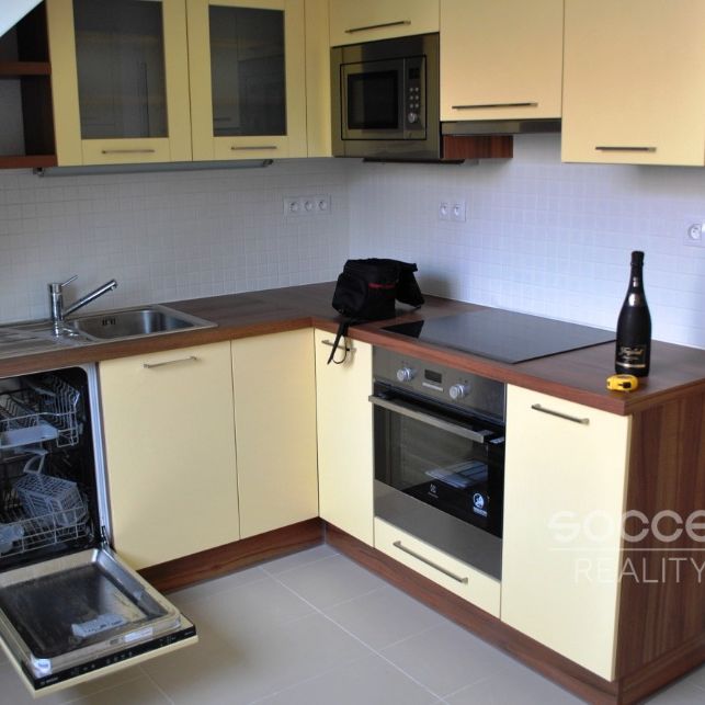 Pronájem bytu 2+1 56 m² - Photo 1