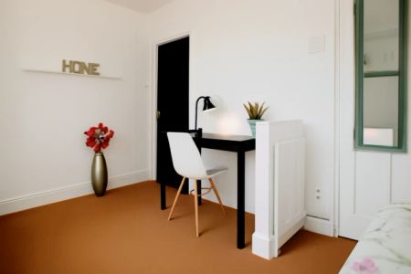 4 Bed 1 Bath - Photo 2