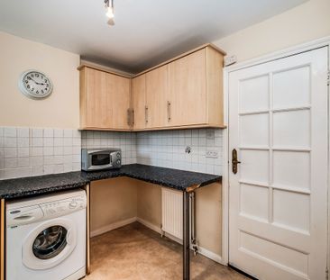 2 bedroom detached to rent Sunny Close - Photo 2