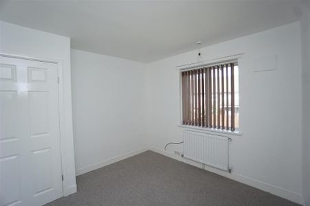 2 bedroom semi-detached house to rent - Photo 3