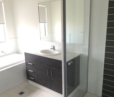 Family Home in Coomera Springs with Several Living Areas and Large ... - Photo 6