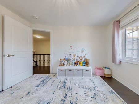 For Lease - 66 Drizzel Crescent, Richmond Hill, Ontario - Photo 3