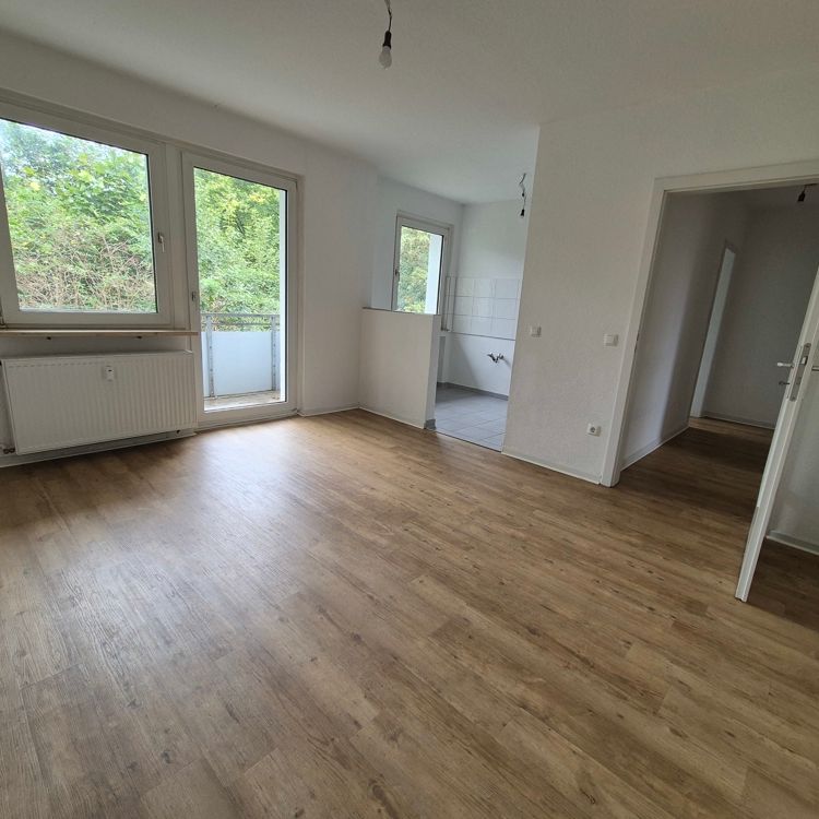 Gemütliche Wohnung mit Balkon! - Photo 1