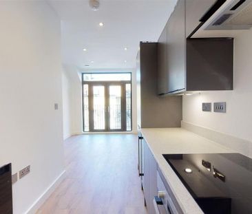 2 bedroom flat to rent - Photo 2