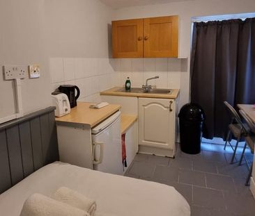 1 bedroom flat to rent - Photo 6