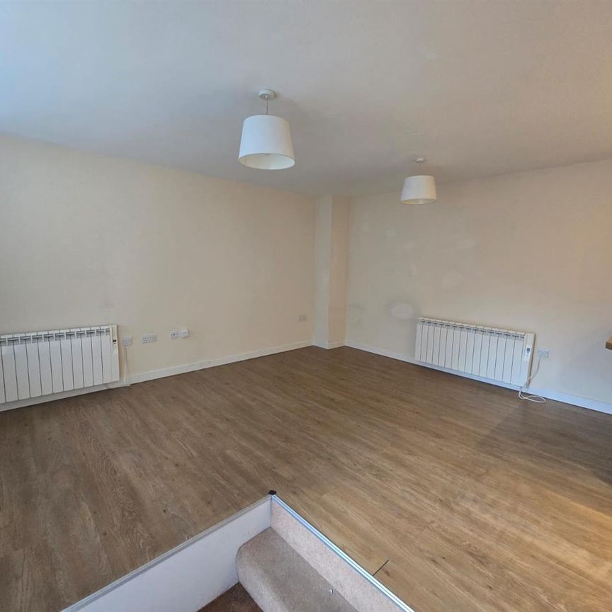 High Street, Bromley BR1, London - Photo 1