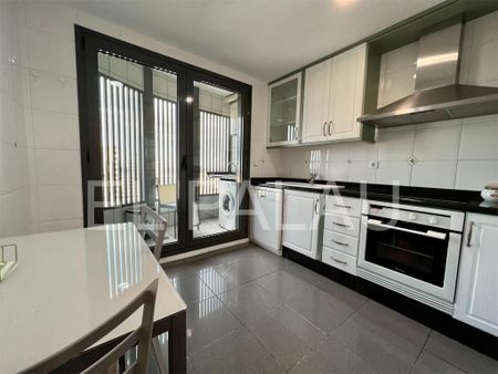 Piso de alquiler en Sant Pau - Photo 4