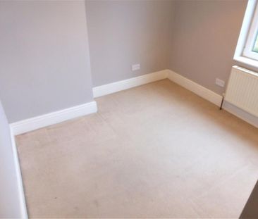 3 bedroom House To Let - Photo 5