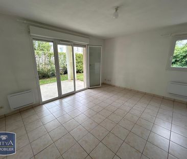 Location Appartement 2 pièces 43m² TONNAY CHARENTE 17430 - Photo 3