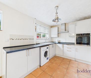 3 bedroom semi-detached house to rent - Photo 6