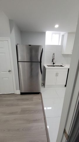 For Lease - 1668 Portland Court, Pickering, Ontario - Photo 3